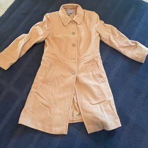 Camel coloured wool blend lined Ann Taylor winter coat. Size 8P
